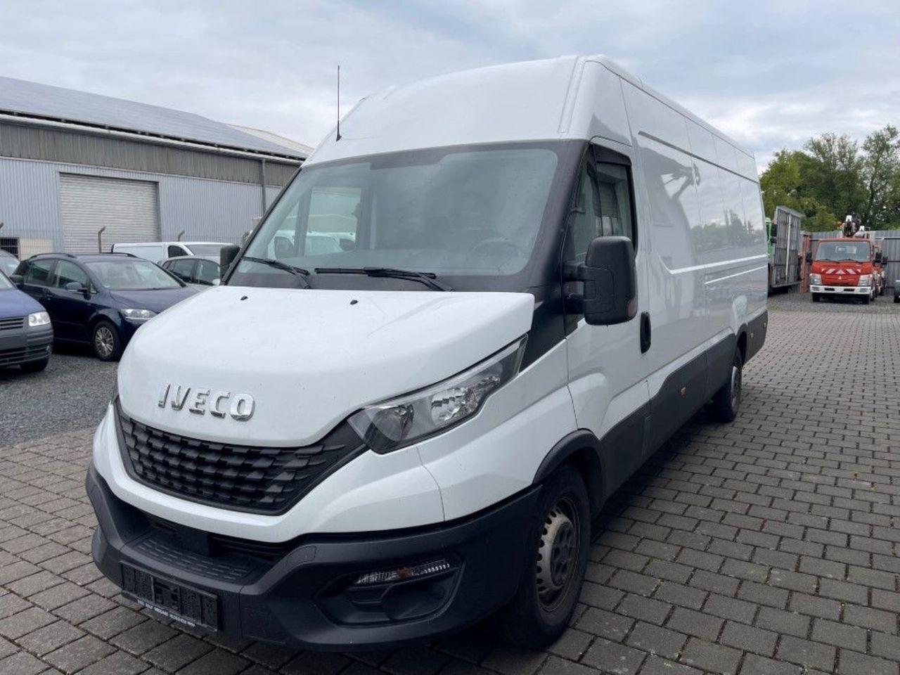 Enano  de segunda mano - iveco daily 2023 /