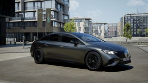 mercedes-eqe-eqe-350+-amg-night-edition-imagen-2