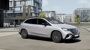mercedes-eqe-eqe-350+-amg-night-edition-suv-imagen-2