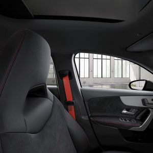 mercedes-clase-a-mercedes-amg-a-35-4matic-imagen-16
