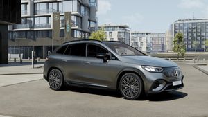 mercedes-eqe-eqe-350+-amg-night-edition-suv-imagen-2