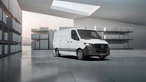 mercedes-sprinter-311-cdi-furgon-pro-medio-imagen-1