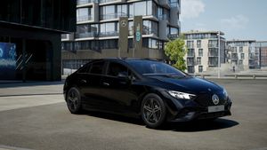mercedes-eqe-eqe-350+-amg-night-edition-imagen-1