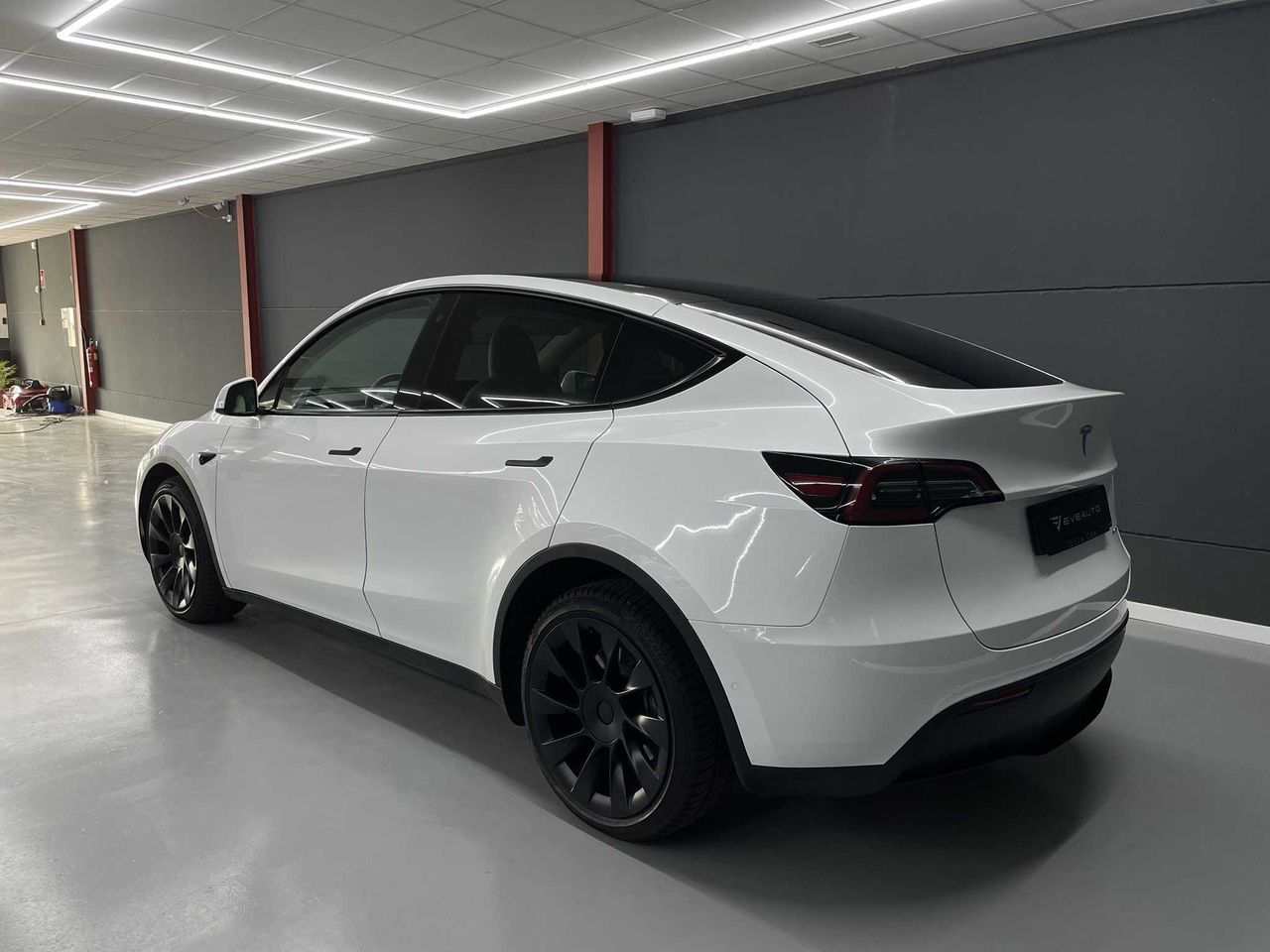 tesla model y 2023 / foto grande (3)
