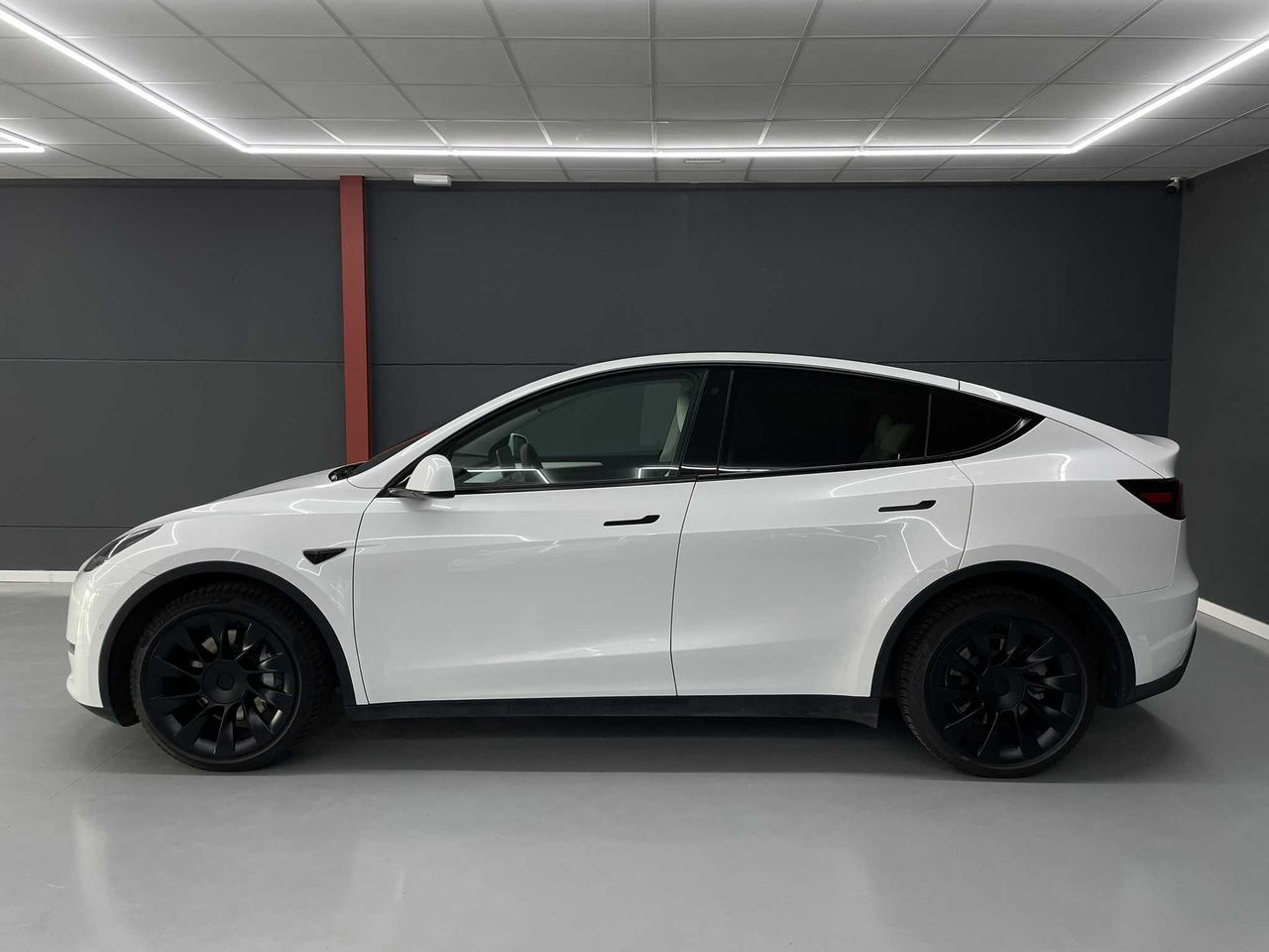 tesla model y 2023 / foto grande (2)