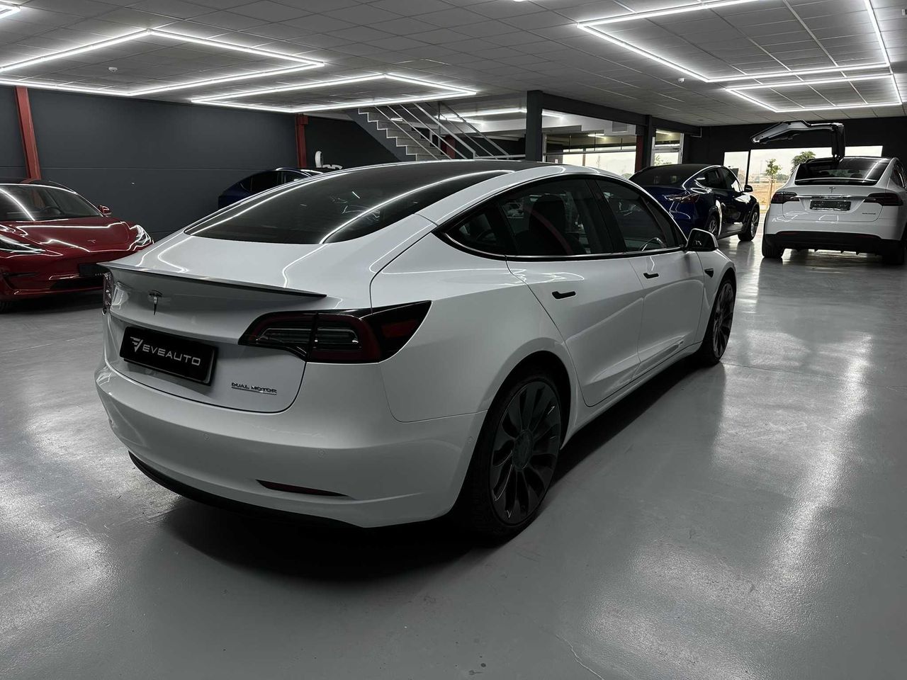 Tesla Model 3 Dual Motor Performance EAP 27.190e neto - foto 4