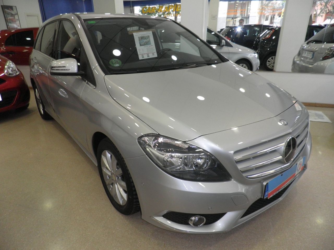 Mercedes Clase B 180 Etiq. Amb. VERDE C EURO 6 sólo 68.000 Km. - Foto 4