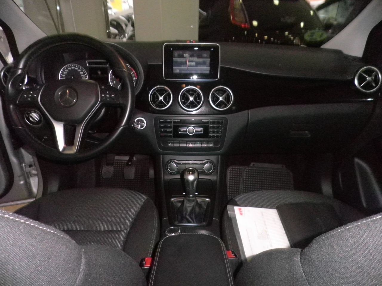 Mercedes Clase B 180 Etiq. Amb. VERDE C EURO 6 sólo 68.000 Km. - Foto 18