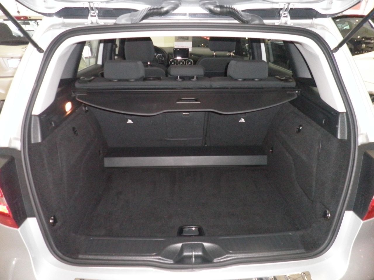 Mercedes Clase B 180 Etiq. Amb. VERDE C EURO 6 sólo 68.000 Km. - Foto 11