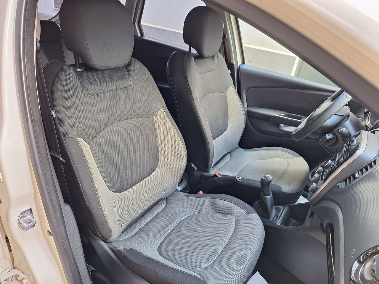 Renault Captur 0.9 Energy Intens etiq. medioambiental verde C Euro 5  sólo 54.000 Km. - Foto 3