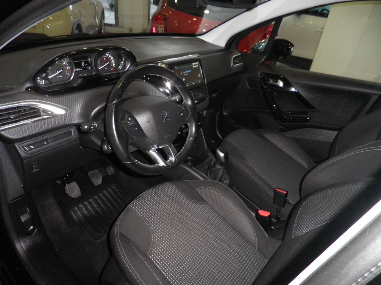 peugeot 208 2019 / foto grande (2)