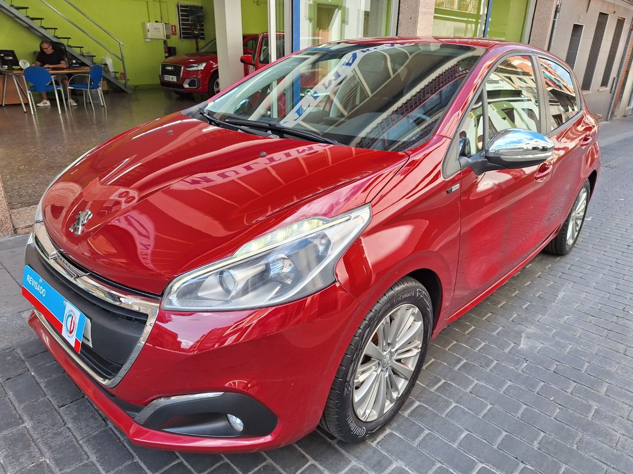 peugeot 208 2016 /