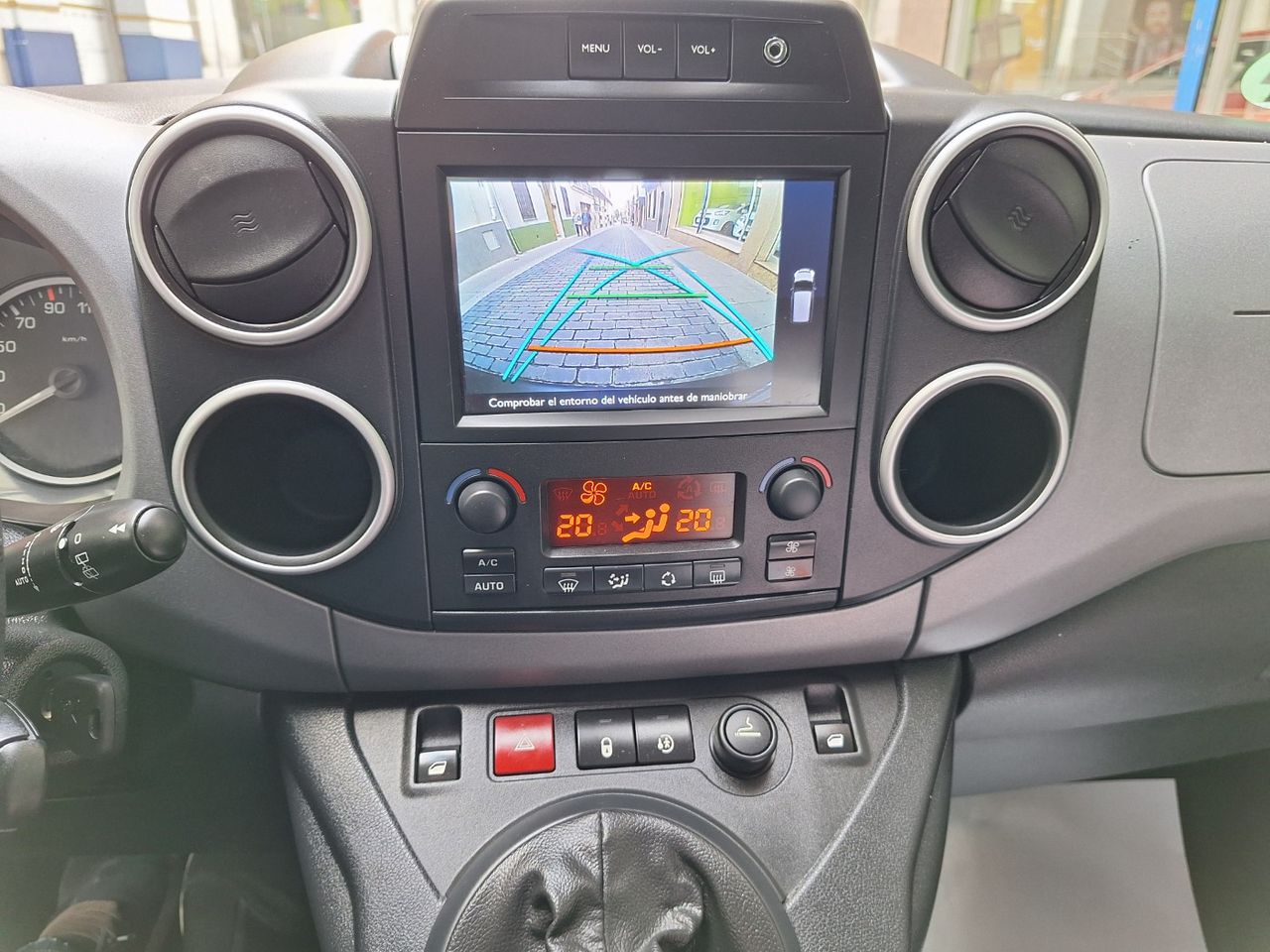 Peugeot Partner Tepee Outdoor 1.2 PureTech 110 Sólo con 30.000 Km. Etiq. Verde C  Euro 6 - Foto 7