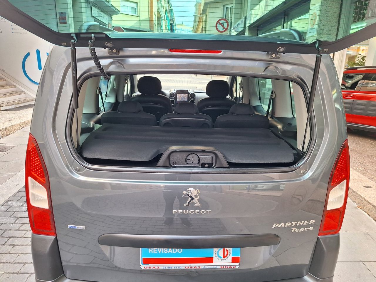 Peugeot Partner Tepee Outdoor 1.2 PureTech 110 Sólo con 30.000 Km. Etiq. Verde C  Euro 6 - Foto 13