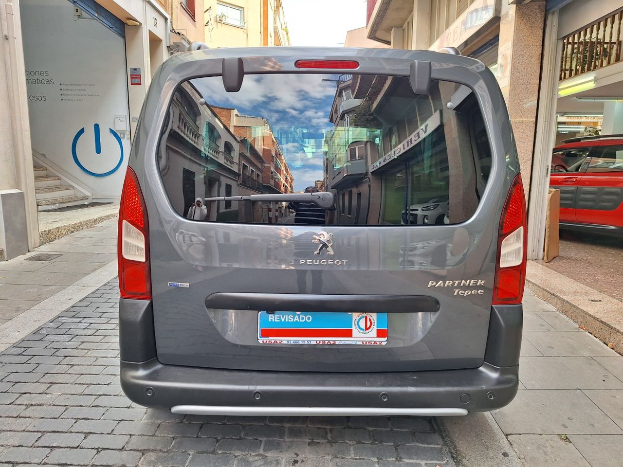 Peugeot Partner Tepee Outdoor 1.2 PureTech 110 Sólo con 30.000 Km. Etiq. Verde C  Euro 6 - Foto 12