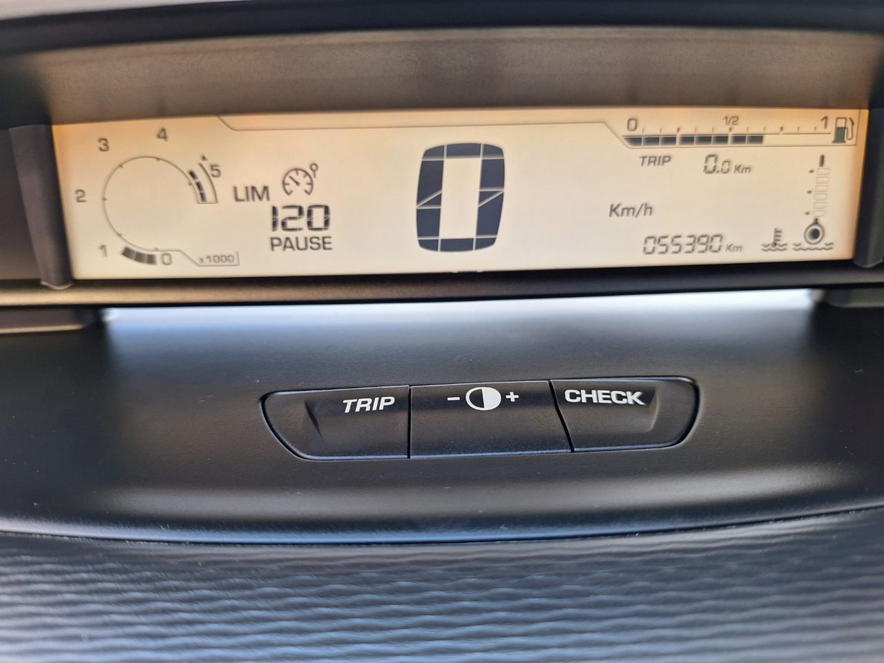 Citroën C4 HDI 90 LX 55.000 Km con libro revisiones - Foto 4