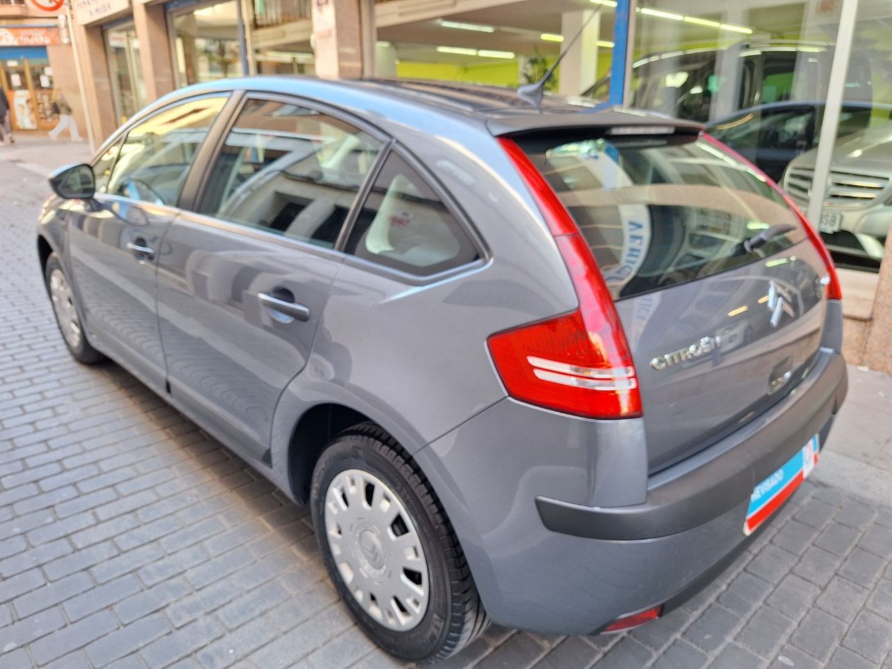 Citroën C4 HDI 90 LX 55.000 Km con libro revisiones - Foto 15