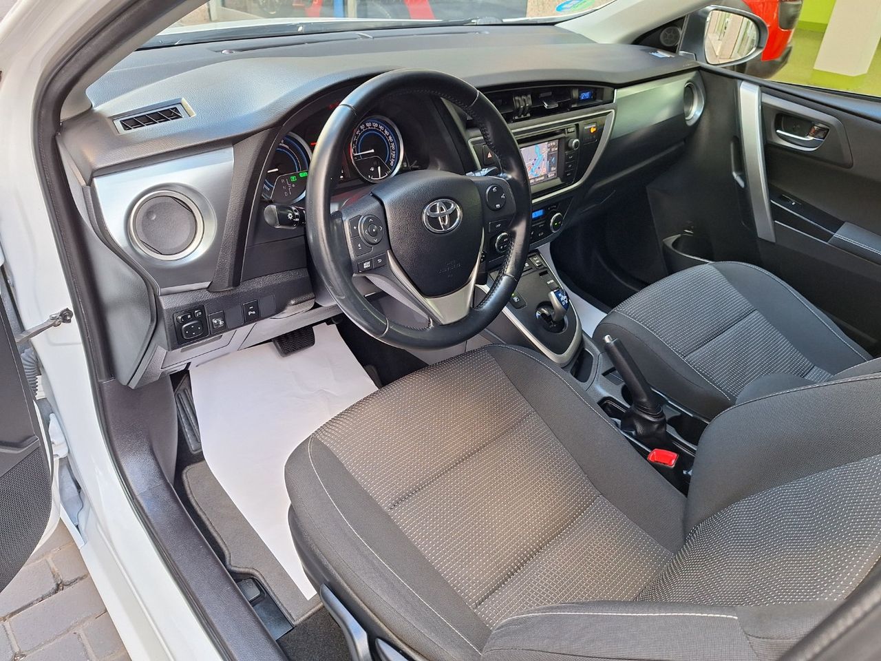 Toyota Auris 1.8 Hybrid mod. Active - Foto 4