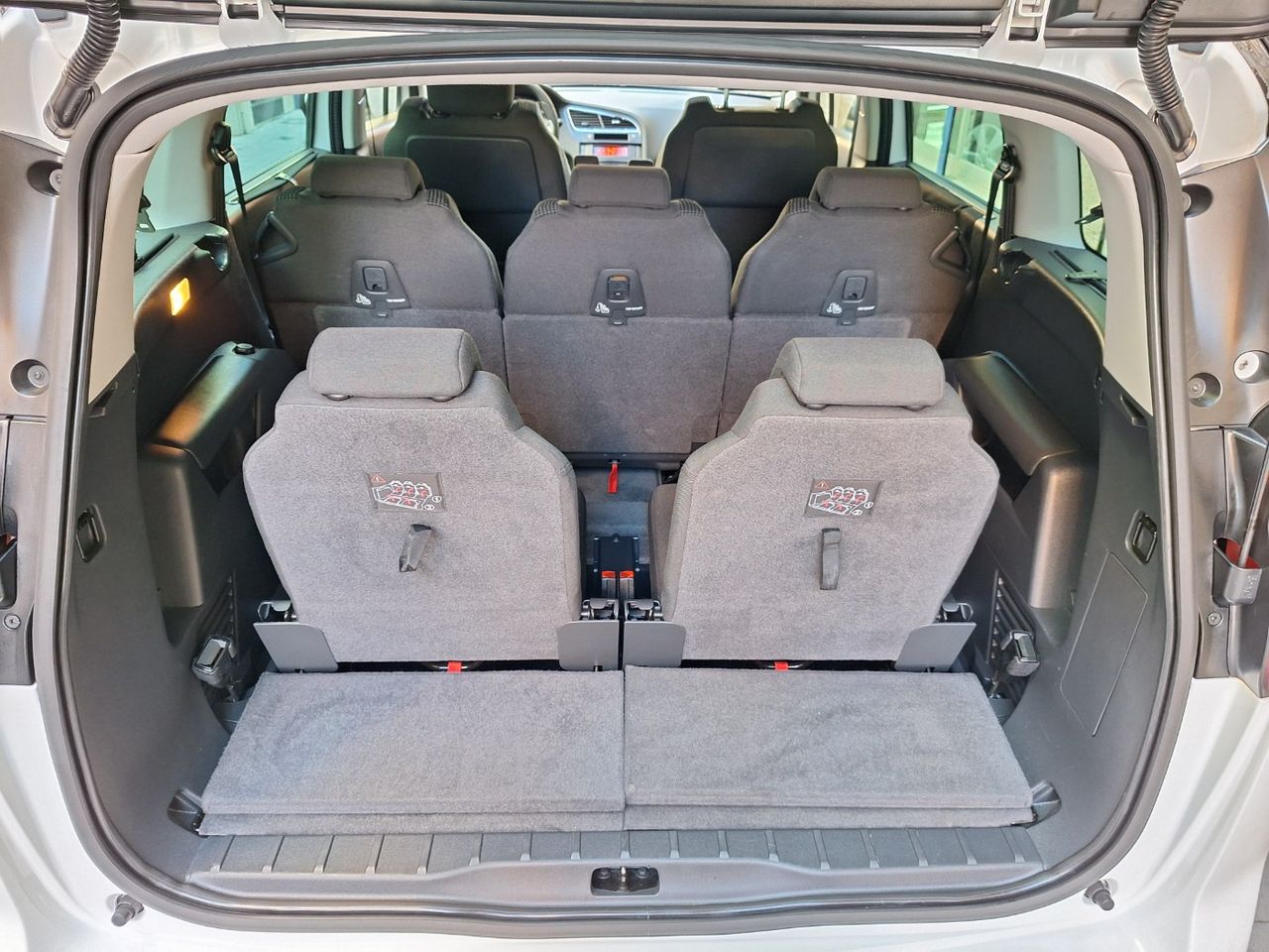 Peugeot 5008 Style 1.2 PureTech 130 7 plazas - Foto 11