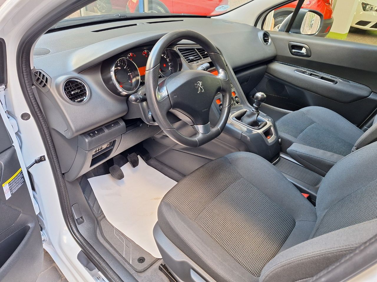 Peugeot 5008 Style 1.2 PureTech 130 7 plazas - Foto 18