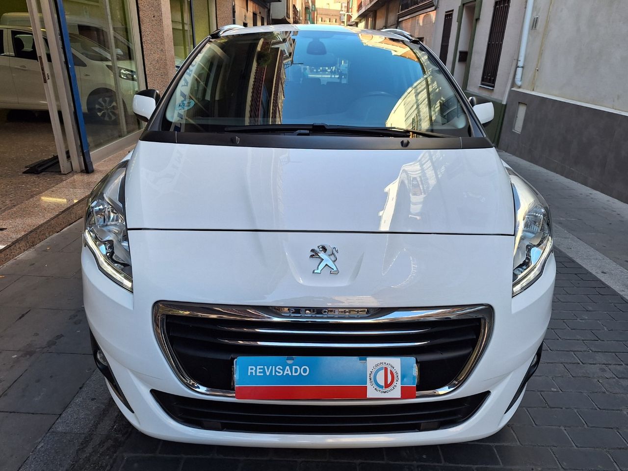 Peugeot 5008 Style 1.2 PureTech 130 7 plazas - Foto 6