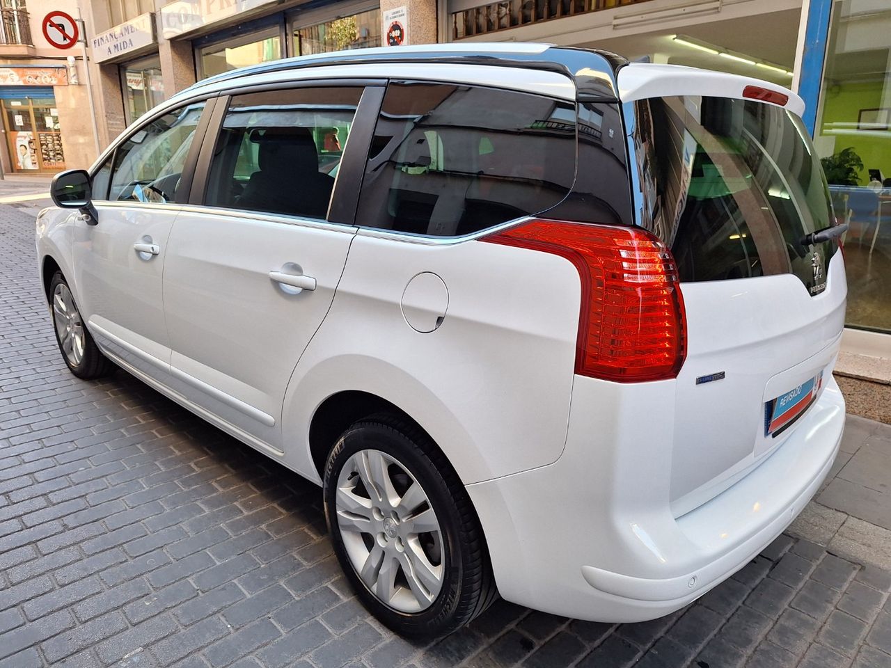 Peugeot 5008 Style 1.2 PureTech 130 7 plazas - Foto 8