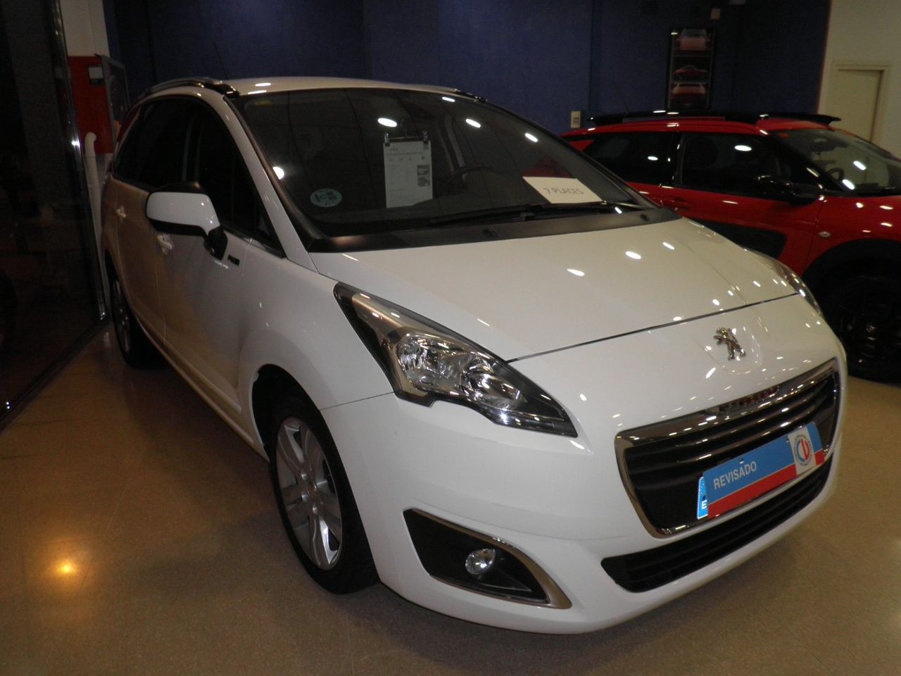 Peugeot 5008 Style 1.2 PureTech 130 7 plazas - Foto 6