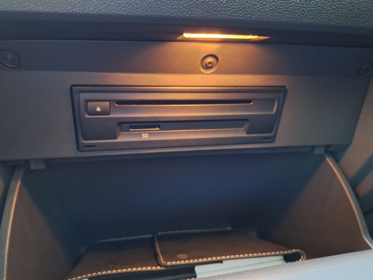 Volkswagen T-Cross Advance 1.0 TSI 70 kW (95 CV) Etiq. verde C  Euro 6 - Foto 23