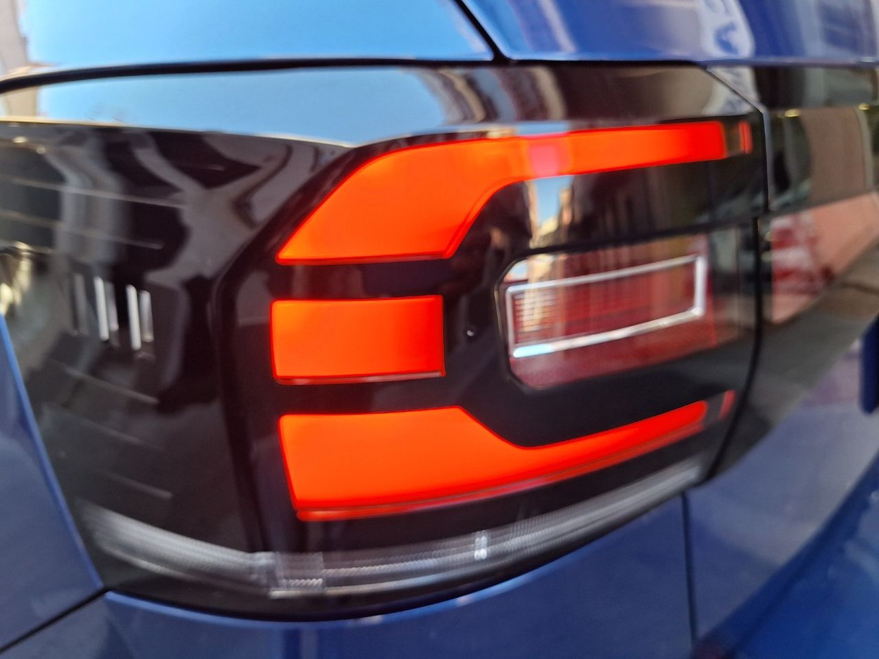 Volkswagen T-Cross Advance 1.0 TSI 70 kW (95 CV) Etiq. verde C  Euro 6 - Foto 15