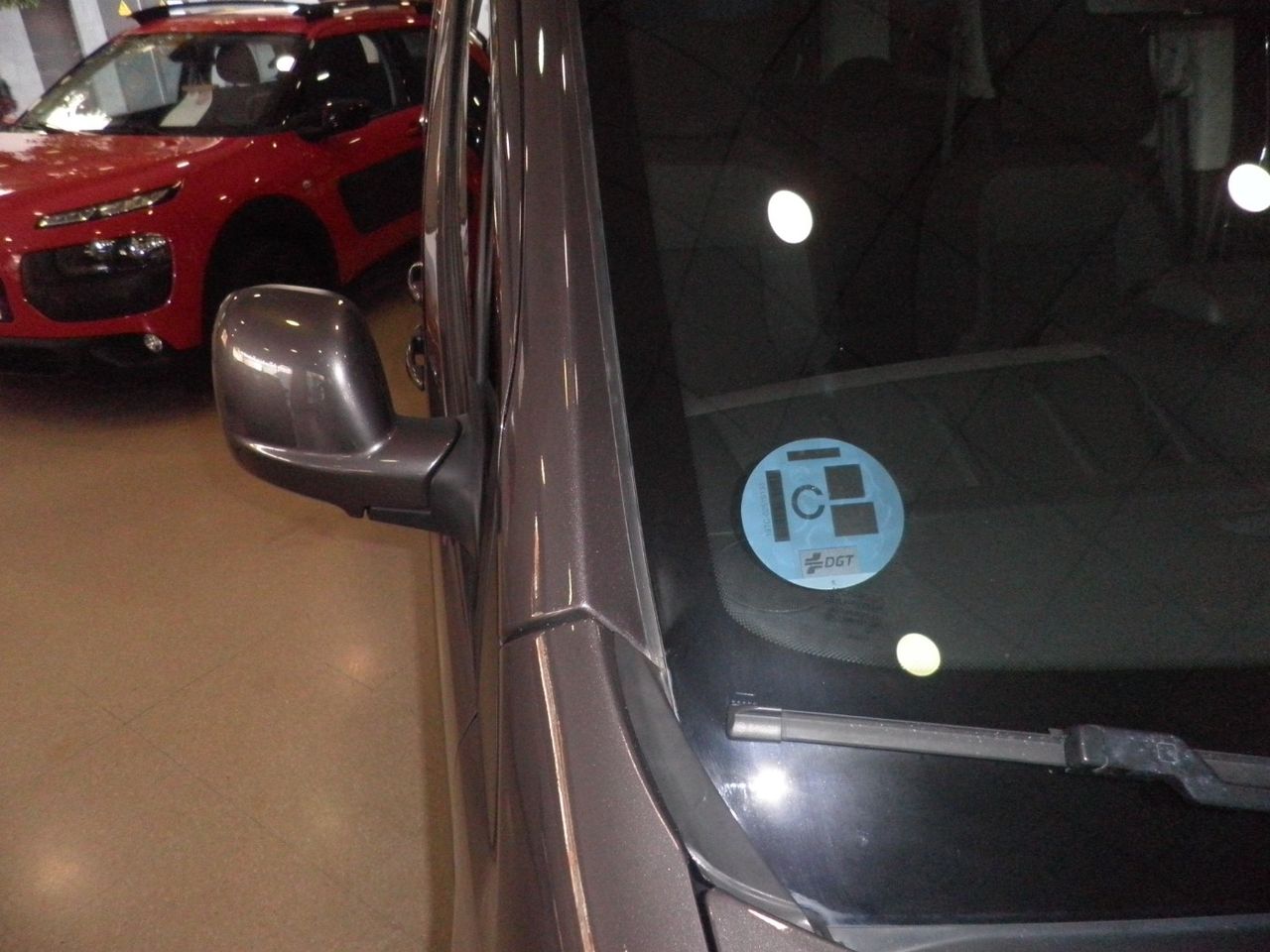 Peugeot Partner Tepee Active 1.2 PureTech 110 Etiq. verde C  Euro 6  44.000 Km - Foto 19