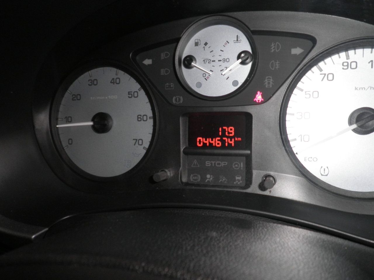 Peugeot Partner Tepee Active 1.2 PureTech 110 Etiq. verde C  Euro 6  44.000 Km - Foto 14