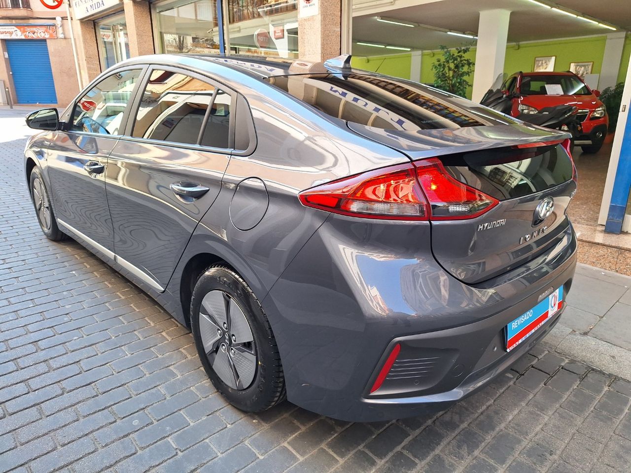Hyundai IONIQ Híbrido 1.6 GDI 104 kW (141 CV) DCT Klass Etiq. ECO Euro 6 DG - Foto 9