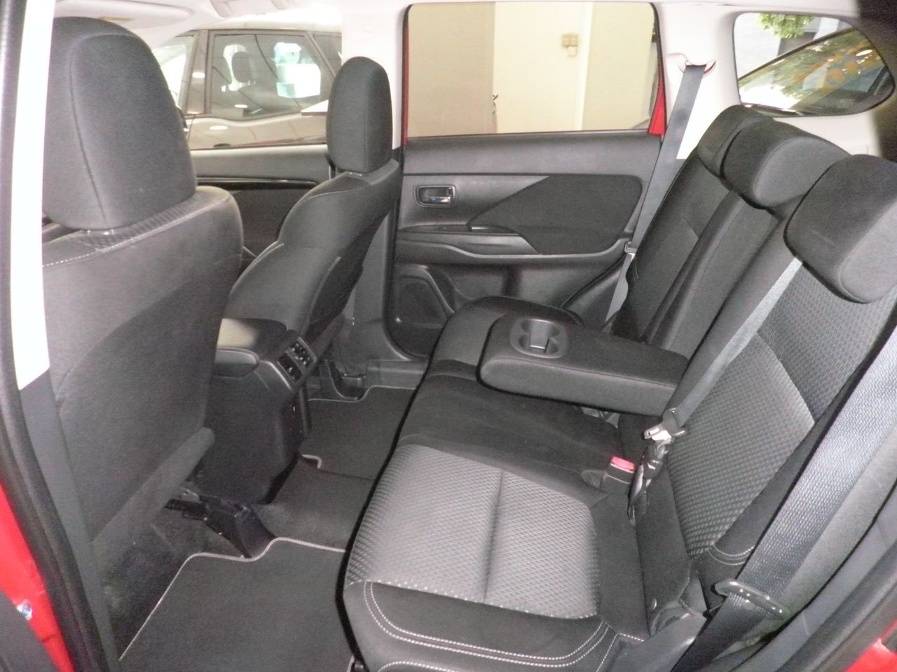 Mitsubishi Outlander 200 MPI CVT Motion 2WD 7 plazas sólo 59.000 Km - Foto 8