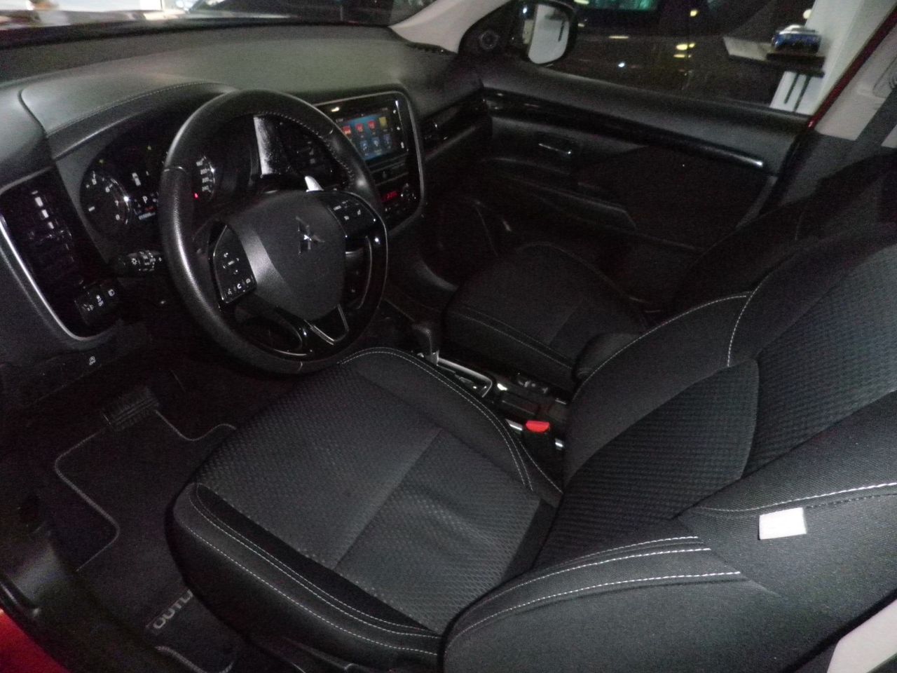 Mitsubishi Outlander 200 MPI CVT Motion 2WD 7 plazas sólo 59.000 Km - Foto 7