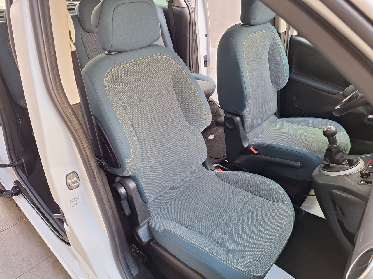 Citroën Berlingo Multispace Feel PureTech 110 S&S un solo propietario - Foto 20