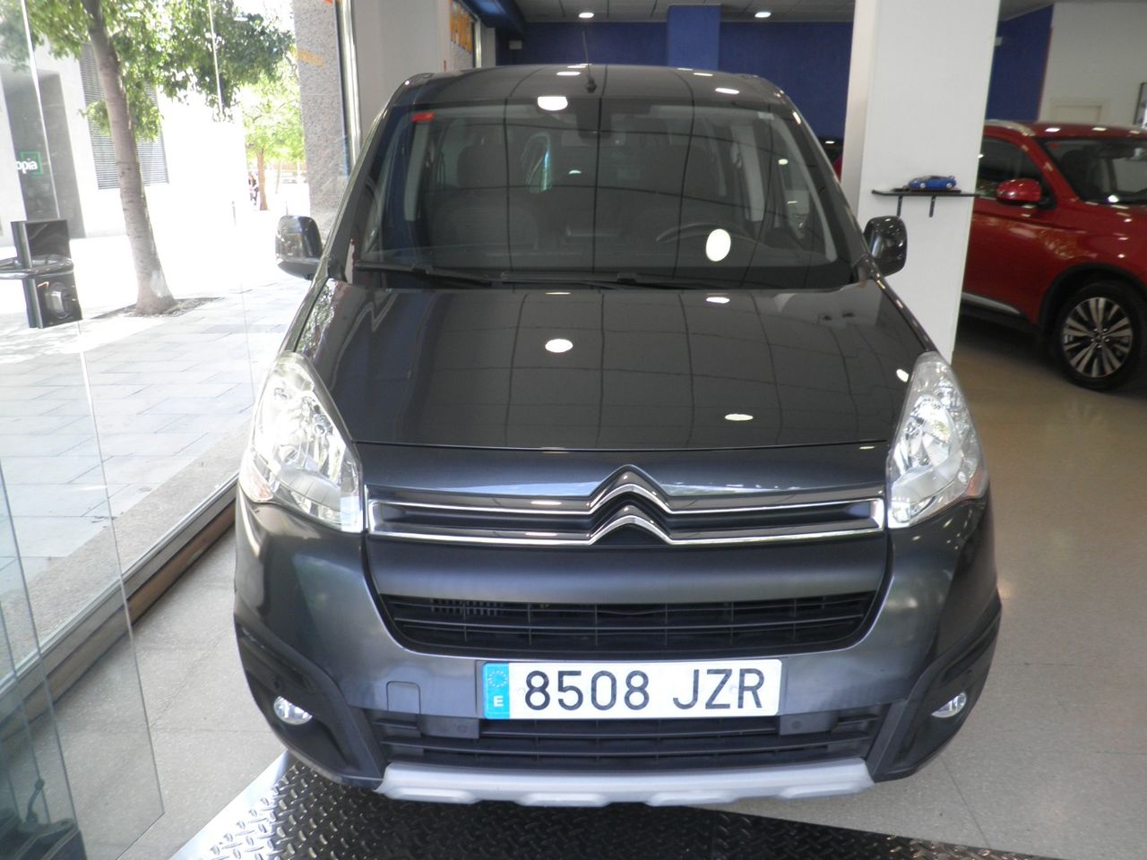 Citroën Berlingo Multispace 20 Aniversario PureTech 110 S&S Etiq. verde C  Euro 6 con distribución nueva - Foto 4