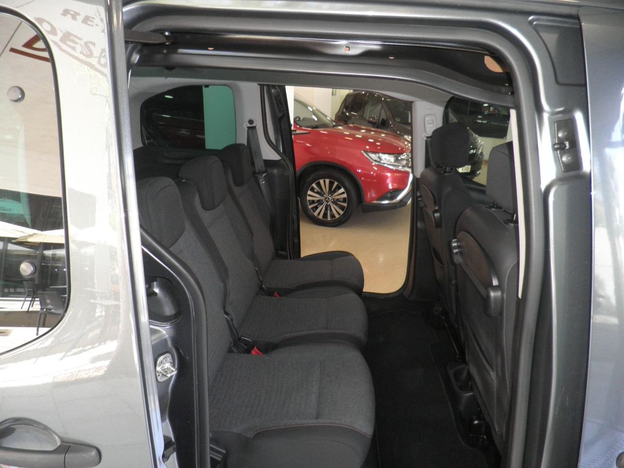 Citroën Berlingo Multispace 20 Aniversario PureTech 110 S&S Etiq. verde C  Euro 6 con distribución nueva - Foto 8