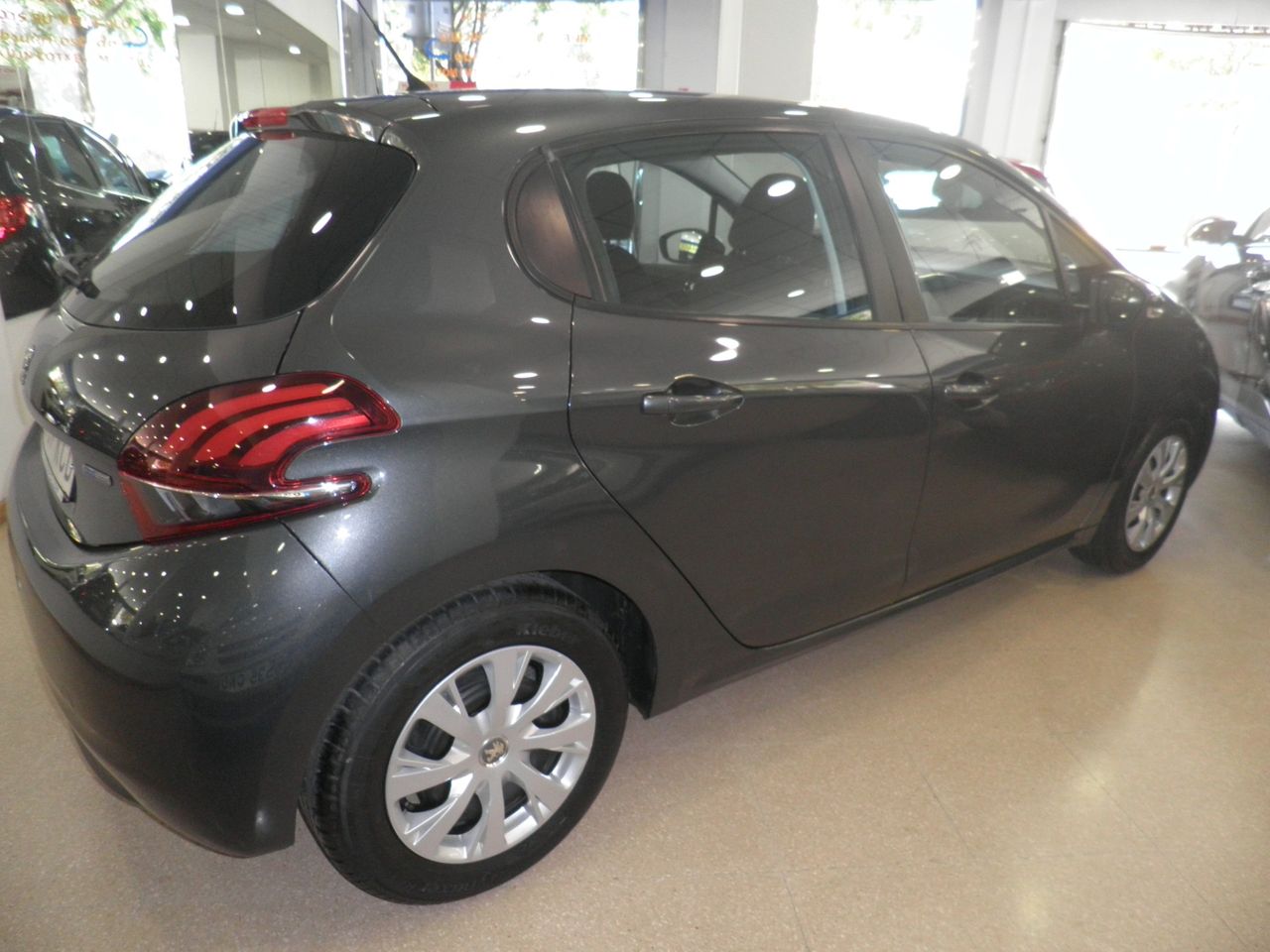 Peugeot 208 5p Active 1.2 PureTech 82 GLP solo 19.000 Km Etiq. C Euro 6 - Foto 11