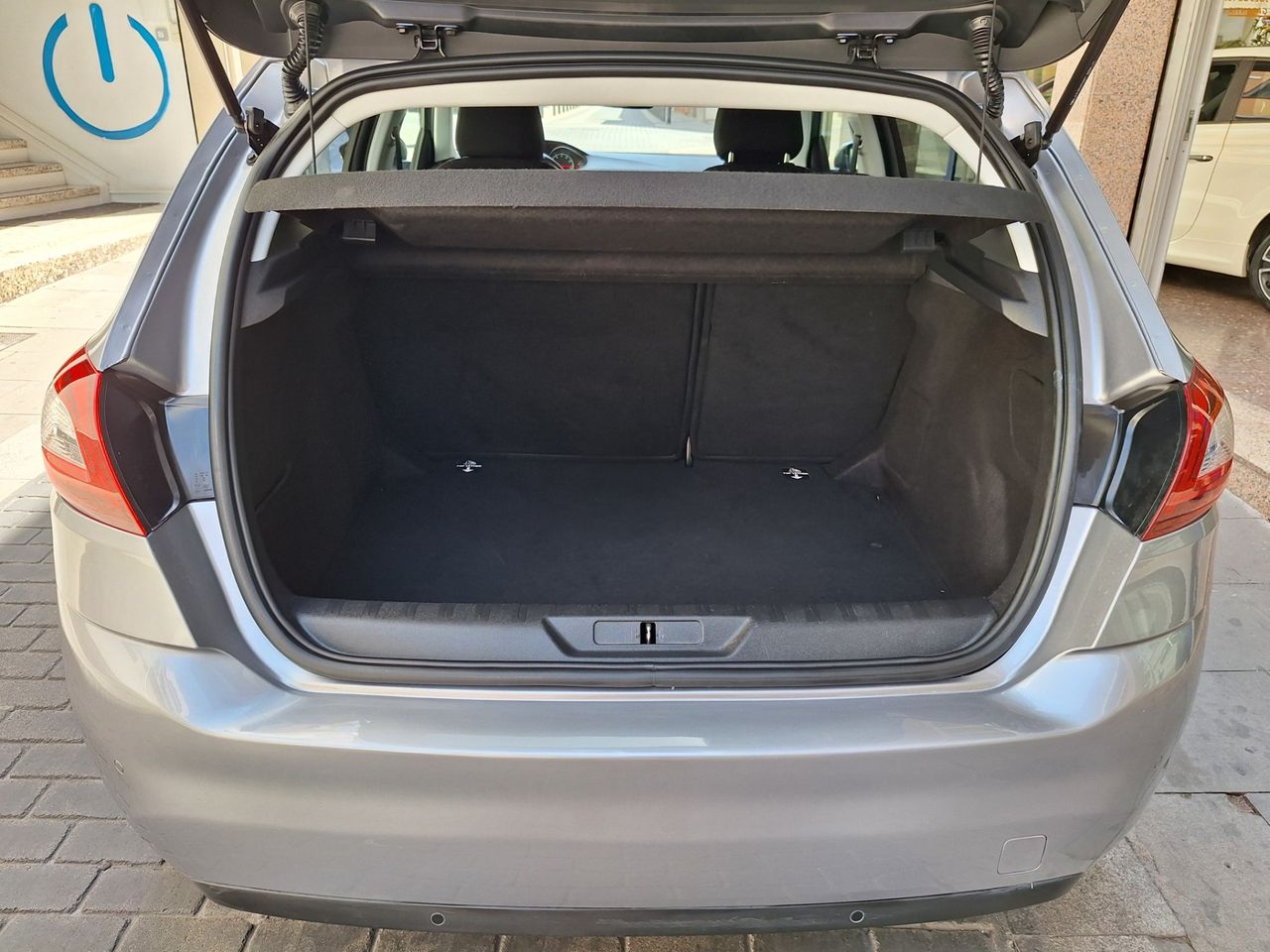 Peugeot 308 5p Style 1.2 PureTech 110 S&S - Foto 9