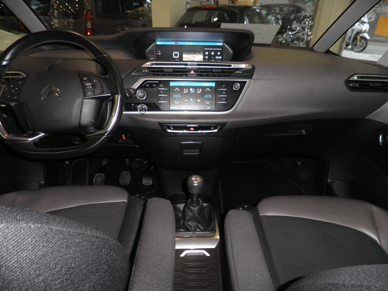 Citroën C4 Picasso PureTech 130 S&S Shine - Foto 18