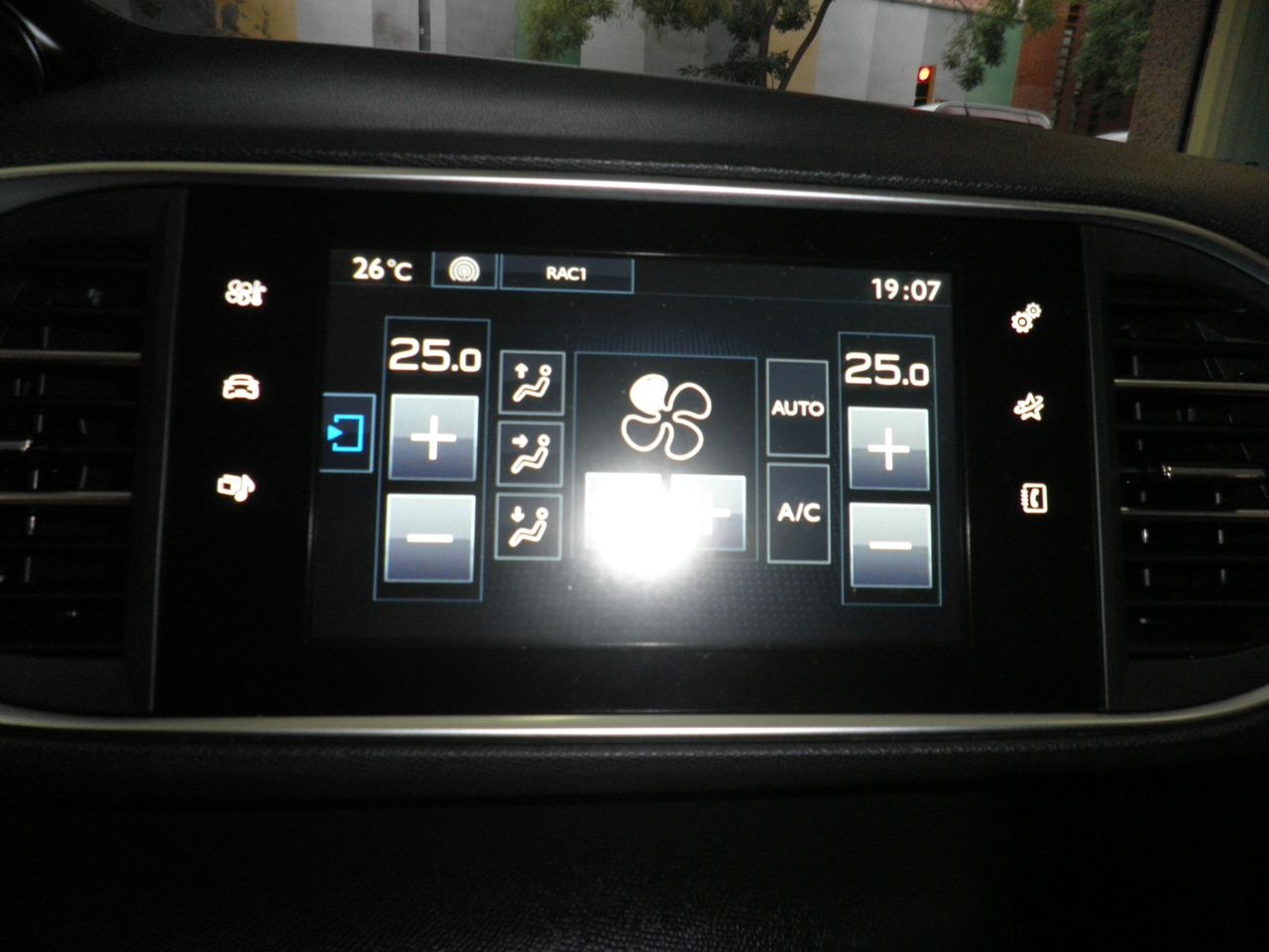 Peugeot 308 5p Allure 1.2 PureTech 110 S&S - Foto 18