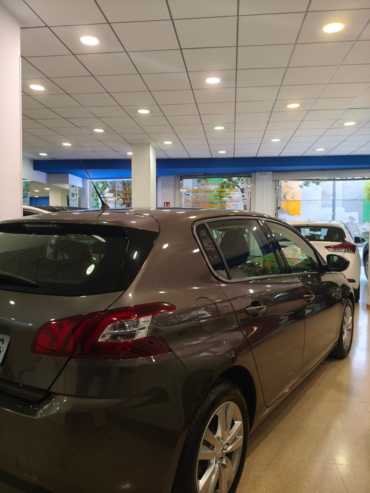 Peugeot 308 5p Allure 1.2 PureTech 110 S&S - Foto 17