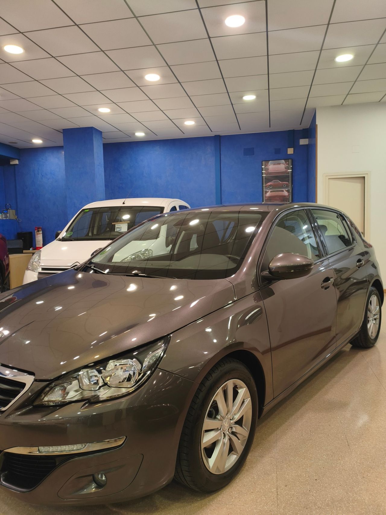 Peugeot 308 5p Allure 1.2 PureTech 110 S&S - Foto 4