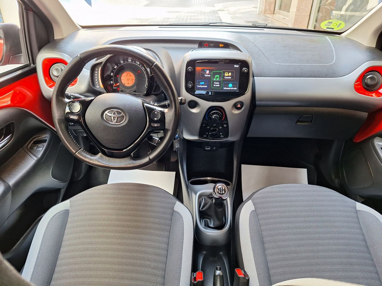 Toyota Aygo 5p 70 x-clusiv - Foto 12