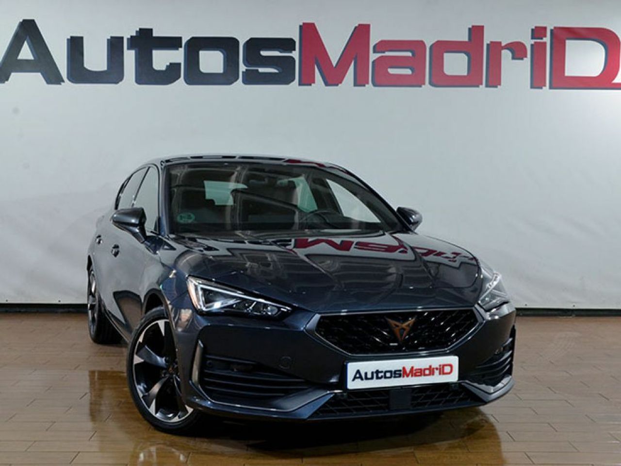 Nave comercial venta  de segunda mano - cupra león 2024 /
