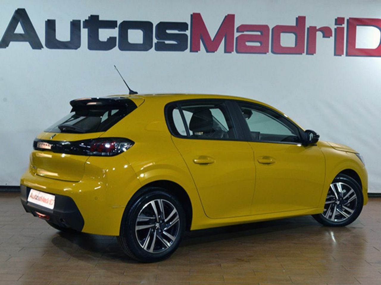 peugeot 208 2023 / foto grande (3)