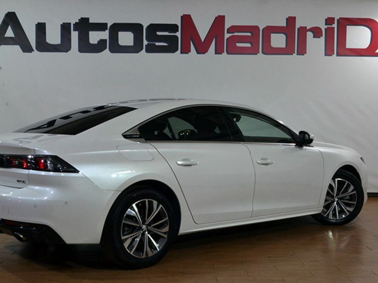 peugeot 508 hybrid 2021 / foto grande (3)