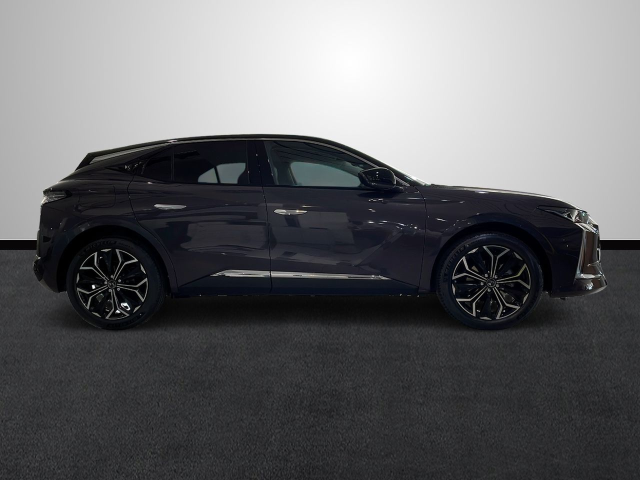 ds automobiles ds 4 2024 / foto grande (2)