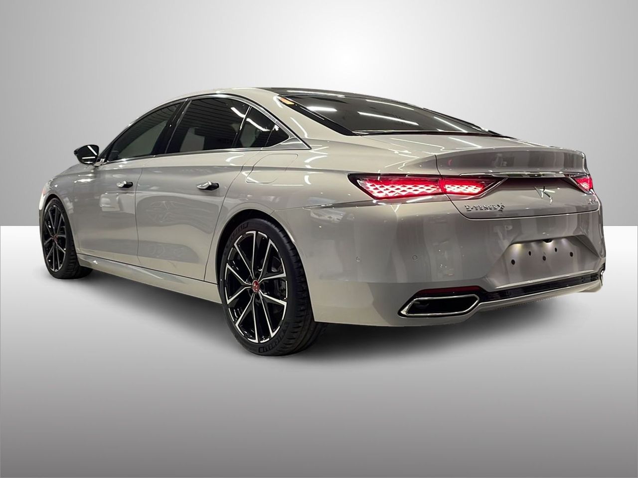 ds automobiles ds 9 2024 / foto grande (2)