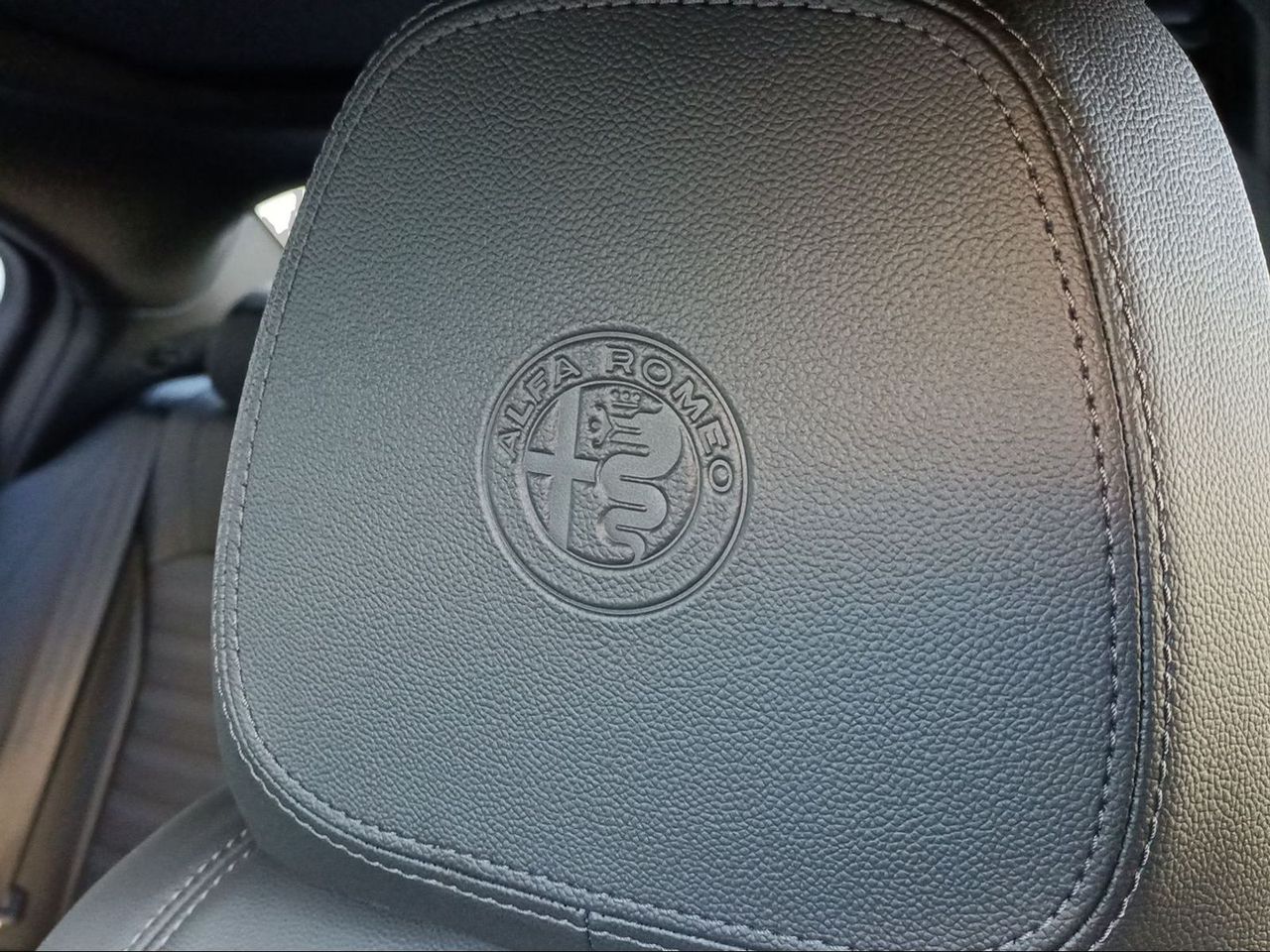 alfa romeo giulia 2024 / foto grande (2)